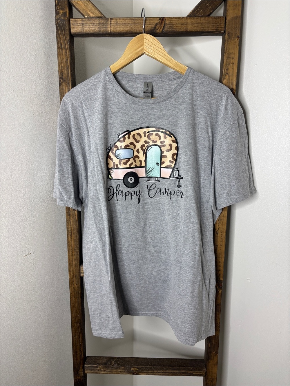 Gildan Happy Camper Leopard Camper Graphic Tee - Light Gray Size XL